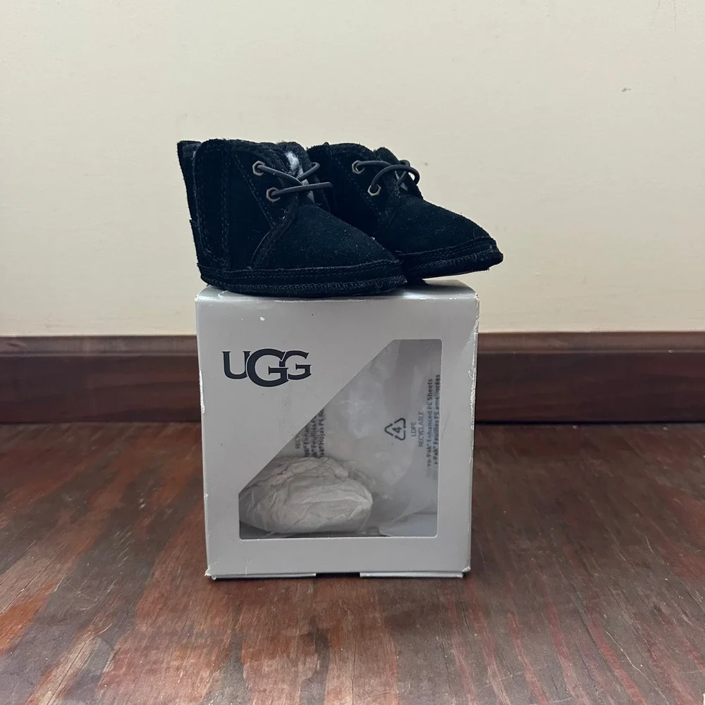 UGG I Baby Neumel Black Suede Infant Boots Size 0/1 1103500I 0-6 Months